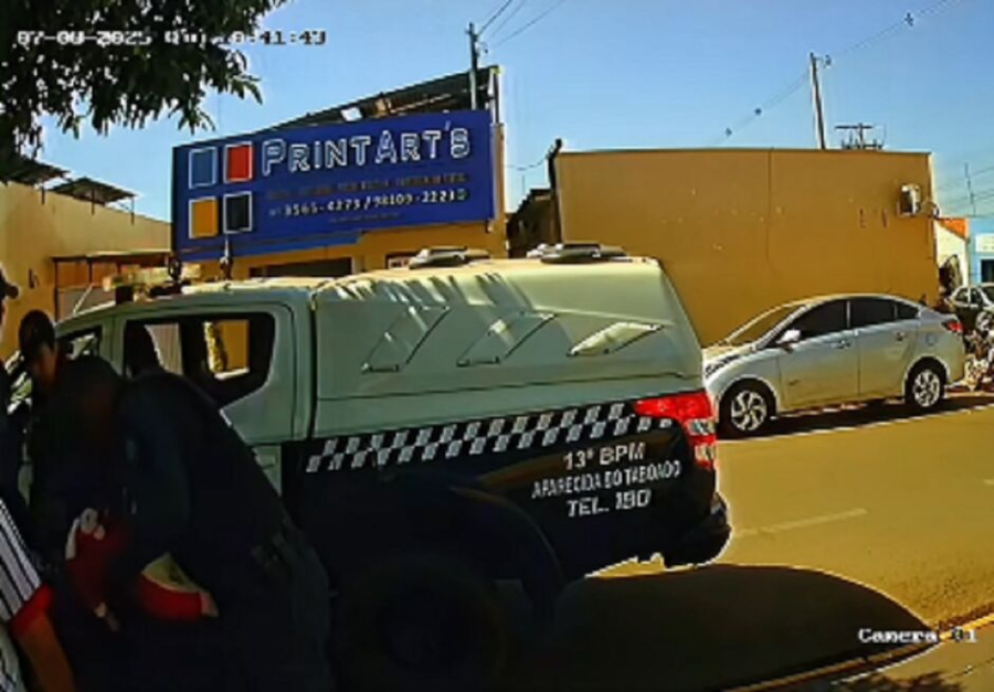 POLICIAIS MILITARES SALVAM BEBÊ QUE SE ENGASGOU COM LEITE MATERNO EM APARECIDA DO TABOADO